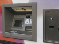 De geldautomaat van de SNS Bank siert menig straatbeeld in Nederland